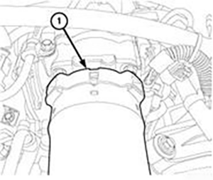 Отсоединить шланг интеркулера (1) от клапана системы рециркуляции отработавших газов