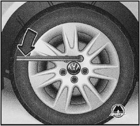 Ослабление колесных болтов Volkswagen Passat