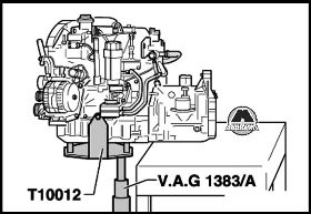 Крепление двигателя на монтажном стенде Volkswagen Caddy