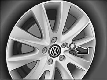 Замена колеса Volkswagen Polo Liftback