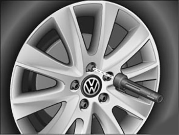 Замена колеса Volkswagen Polo Liftback