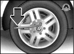 Ослабление обычных колесных болтов Volkswagen Touareg